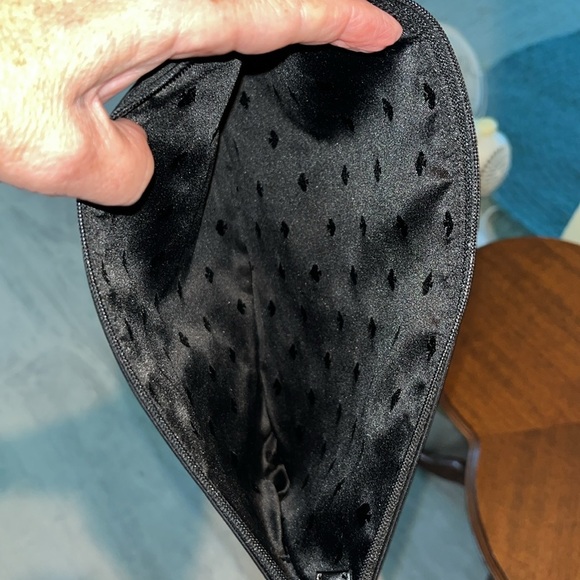 Kate Spade Wristlet tablet pouch Nylon black make up/ Cosmetic bag
NWOT - Picture 14 of 15